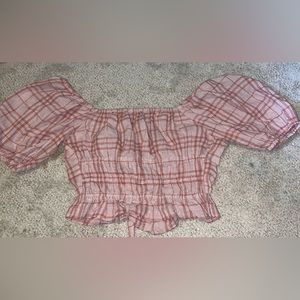 Ruffled sleeved crop top